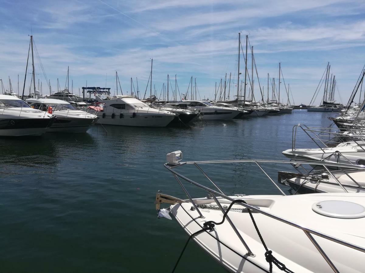 Le Stud Apartment Golfe-Juan Bagian luar foto